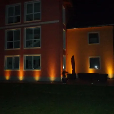 Haus Kropfl Apartment